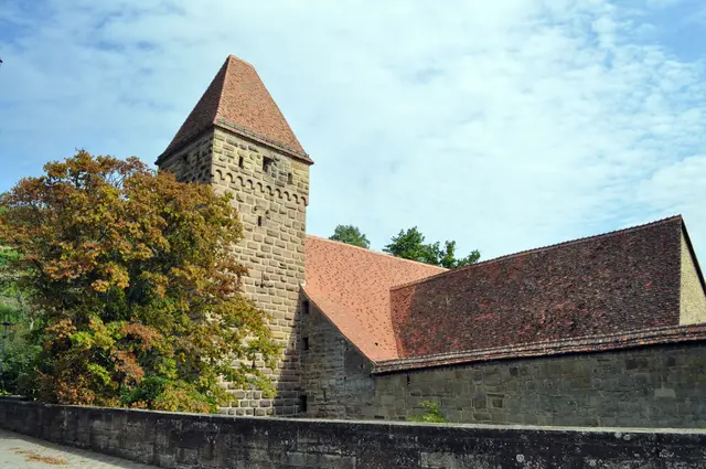 Der Hexenturm oder Haspelturm. Er gehörte zur mittelalterlichen Befestigungsanlage des Klosters. | Foto: Daniela Somers