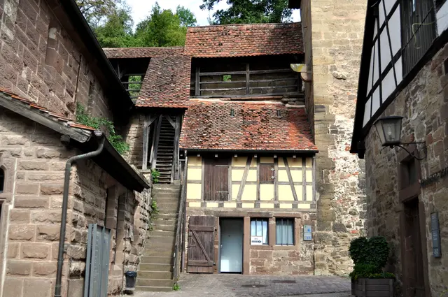 Mühlengebäude mit Aufgang zum Mühlturm. | Foto: Daniela Somers