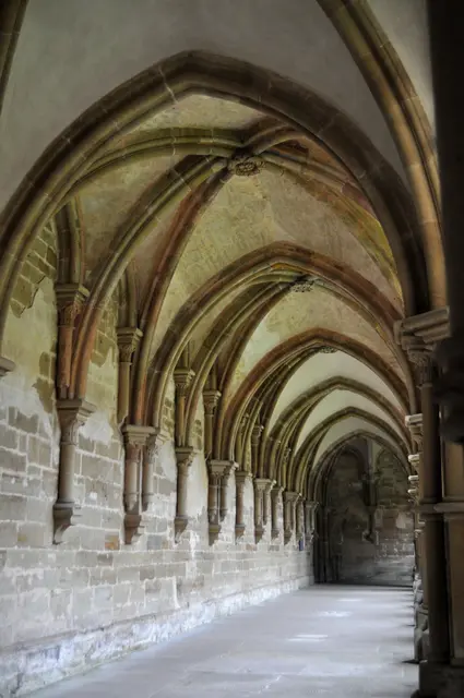 Südlicher Kreuzgangflügel. Ich finde Kloster haben immer etwas Geheimnisvolles. | Foto: Daniela Somers