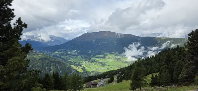 Blick nach unten auf dem Weg zum Sechszeiger. | Foto: privat Sibylle und Robert Tröber