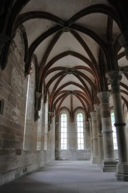 Das Herrenrefektorium. Hier nahmen die Priestermönche ihre Speisen ein. Hier war Stille geboten. Dafür las ein Bruder von einer erhöhten Kanzel aus der Bibel und anderen Schriften vor. | Foto: Daniela Somers