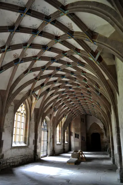 Das Parlatorium war aber auch der Besuchsraum eines Klosters. Dort konnte man mit Gästen sprechen. Erbaut wurde er 1493. | Foto: Daniela Somers