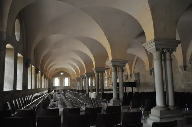 Das schicht gehaltene Laienrefektorium. Hier werden heutzutage Konzerte veranstaltet. | Foto: Daniela Somers