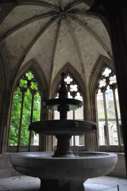 Hier im Brunnenhaus wurden aber auch die Tonsuren geschoren. | Foto: Daniela Somers