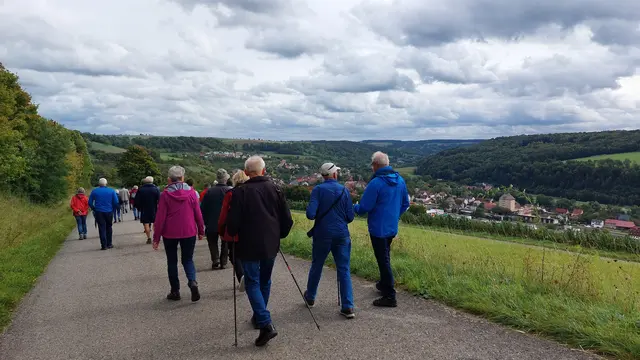 Hoch über Dörzbach  | Foto: Elfriede Baier 