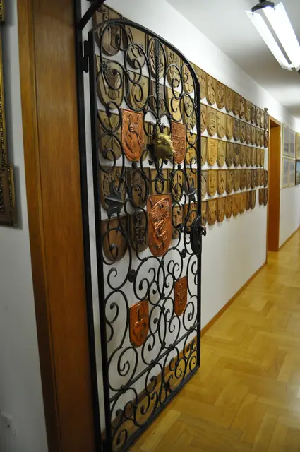 Hier sieht man die verschiedenen Wappen die zum Kuhländchen gehörten. | Foto: Daniela Somers