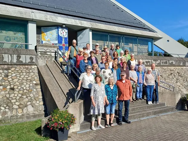 Chorgemeinschaft Morsbach/Nitzenhausen vor der Autobahnkirche in
Baden-Baden | Foto: Chorgemeinschaft Morsbach/Nitzenhausen