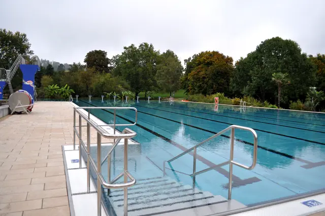 Ein erster Blick auf das neu sanierte Schwimmerbecken. | Foto: Daniela Somers