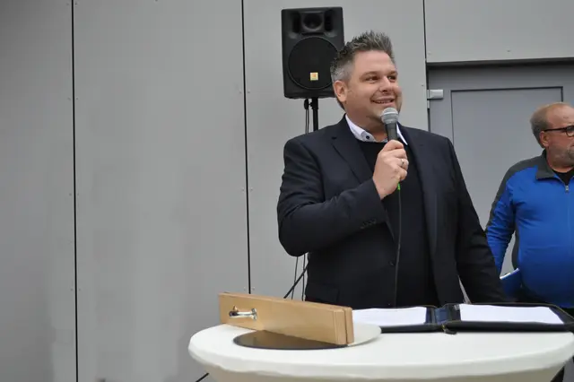 Über die vielen Arbeiten werden wir informiert und wie es weiter geht. | Foto: Daniela Somers