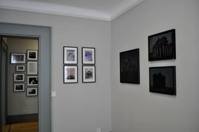 Im Moment ist im Heilbronner Torhaus die Ausstellung: Tor im Tor. Der Künstler Wolfgang Häberle zeigt in seiner Werkreihe Brandenburger Tore verschiedene Interpretationen des berühmten Symbols. | Foto: Daniela Somers