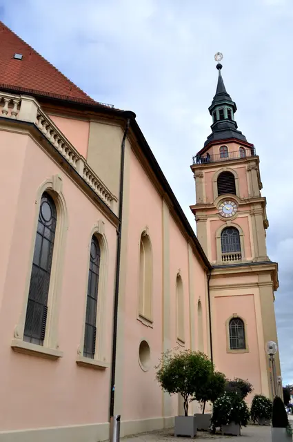 Einer der zwei Kirchtürme. Später werde ich auch dort oben stehen. | Foto: Daniela Somers