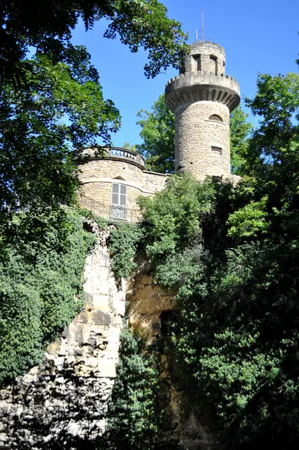 Emichsburg. Herzog Friedrich II. ließ die künstliche Ruine 1798 bis 1802 nach Plänen des Hofbaumeisters Nikolaus Friedrich von Thouret erbauen | Foto: Daniela Somers
