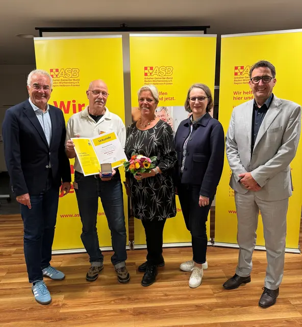 Guido Rebstock, Vorsitzender des ASB Region Heilbronn-Franken, Roland Schmitt, ASB-Landesvorsitzende Sabine Wölfle, stellvertretende Geschäftsführerin Izabela Beeken und Geschäftsführer Steffen Kübler (v.l.n.r.) auf der ASB-Mitgliederversammlung in Heilbronn. | Foto: ASB Region Heilbronn-Franken