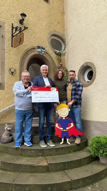 Bild: von links: Gert Schulz, Karl Seiter, Dana und Martell Görbert  | Foto: Quelle: privat