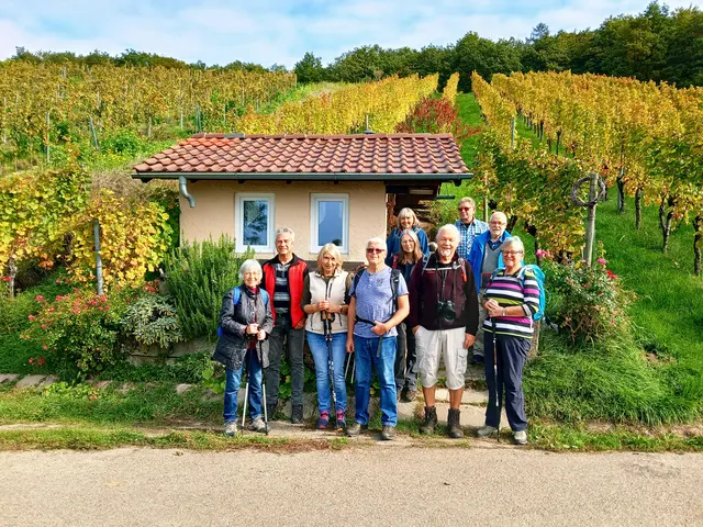Dieses hübsche Wengerthäusle ist so ein schönes Motiv und wie gemacht für unser Gruppenbild.  | Foto: sigischlottke