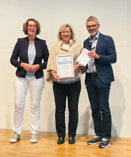 Bild von links: Bürgermeisterin von Ulm (Fachbereiche Kultur, Bildung und Soziales) Iris Mann, Anja Nicklaß, Prof. Dr. med Ralf Birkenmeyer (Kardiologe Herzklinik Ulm) | Foto: privat