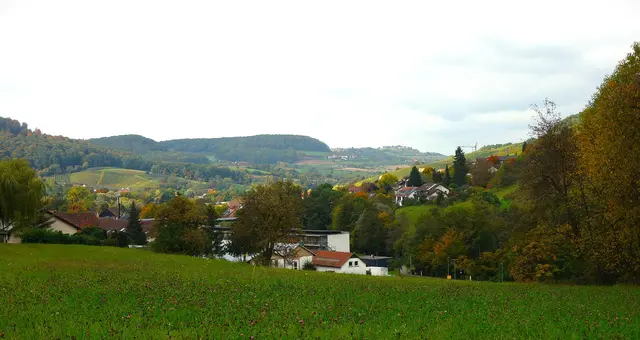 Blick von Untersteinbach ins Steinbacher Tal bis nach Heuberg und dem Charlottenschlösschen. | Foto: Isolde Reitz