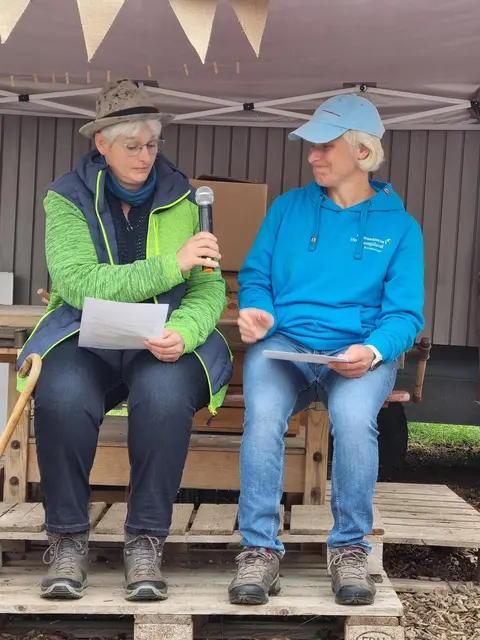 Beim Herbstfest des Naturkindergartens Hoffnungsland Brackenheim stand das Thema Dankbarkeit beim Erntedank-Familiengottesdienst im Vordergrund, hier beim Anspiel. | Foto: Jochen Baral