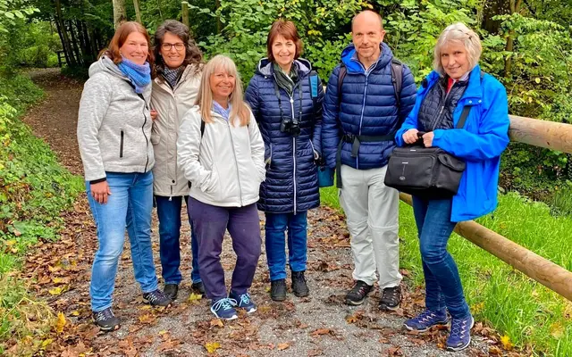 Sie hätten sich ohne das Bürgerportal wohl nicht kennengelernt, da sie aus den verschiedensten Ecken der Region kommen. Daniela Somers (Dritte von links) ist oft bei den Heimatreportertreffen dabei. | Foto: Helmut Böllinger
