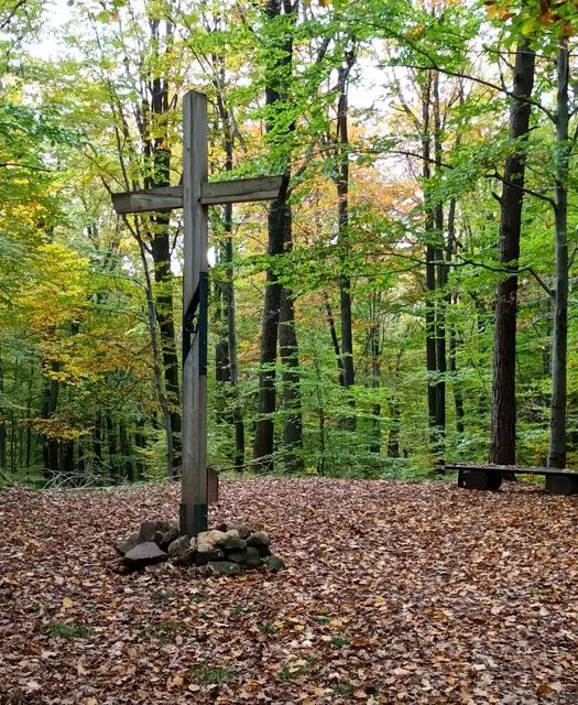 Kreuz und Gipfelbuch am Katzenkopf | Foto: WandernGabyErich