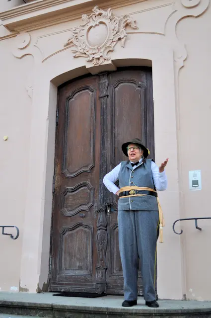 Ann-Marie Ackermann führt uns in der Uniform eines Generals der Südstaaten im Amerikanischen Bürgerkrieg durch diese Führung. | Foto: Daniela Somers