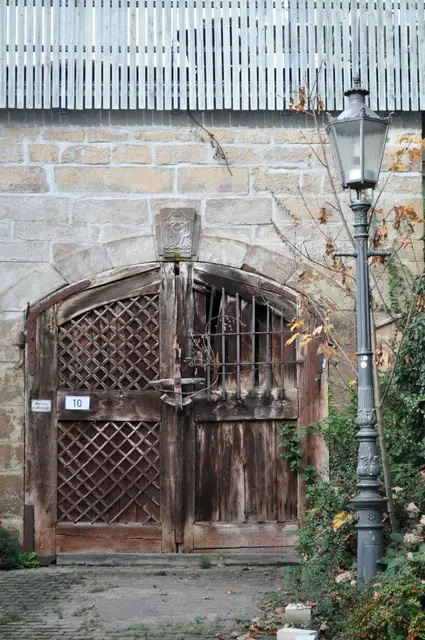 Die ungefähre Stelle an der ein Zeuge den Täter gesehen hat. Aber es war dunkel und der Täter mit Hut und Mantel gekleidet. | Foto: Daniela Somers