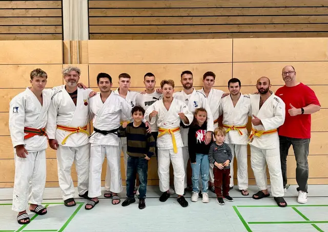 Von rechts nach links:  1.Teambetreuer Thomas Schelle, 5. Kevin Schmehl, 7.Mateo Gavranovic, 8.Vasilije Mijajlovic | Foto: privat