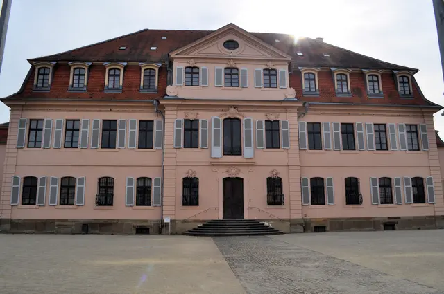 Das Stadionsches Schloss. Zum Zeitpunkt des Mordes war dort das Königlich-Württembergisches Oberforstamt für den Stromberg und das Zabergäu ansässig. Keine 50 Meter davon weg geschah der Mord. | Foto: Daniela Somers