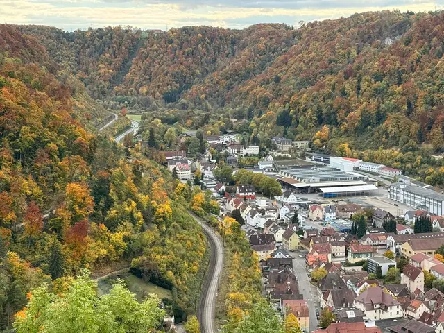 Tief unten erstreckt sich Geislingen ins Rohrbachtal. | Foto: Foto privat