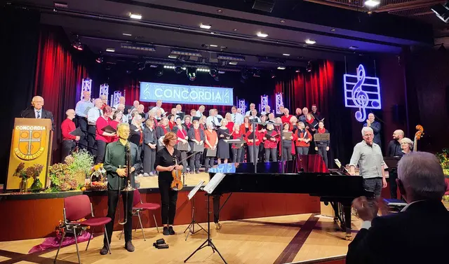 Sing´n Fun und Männerchor beim Jubiläumskonzert 2025 | Foto: Verein