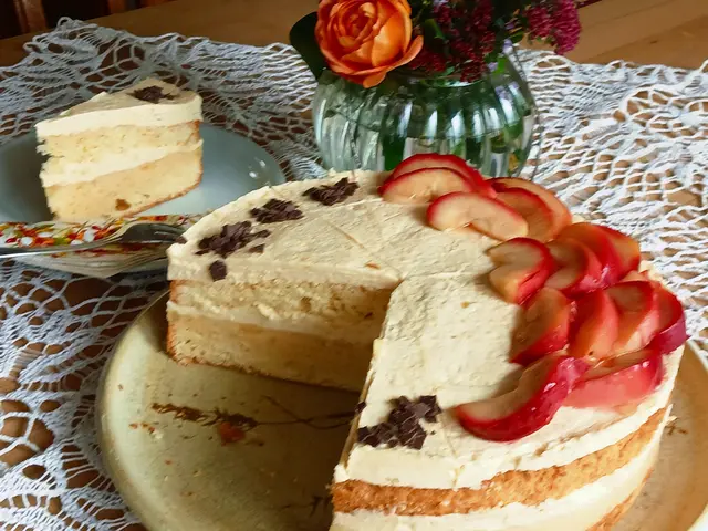 Hier sieht man, wie die Torte eingeteilt ist - ich teile Torten immer in 12 - 16 Stücke. Hier hatte ich in 16 Stücke geteilt. Da kann man dann auch mal 2 Stücke davon essen 😁😉.  | Foto: sigischlottke