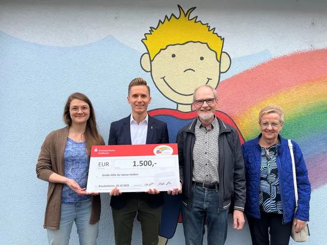 Bild: von links: Maike Berken-Mersmann, Jonas Banar, Eugen und Christiana Berken-Mersmann | Foto: Quelle: Stiftung