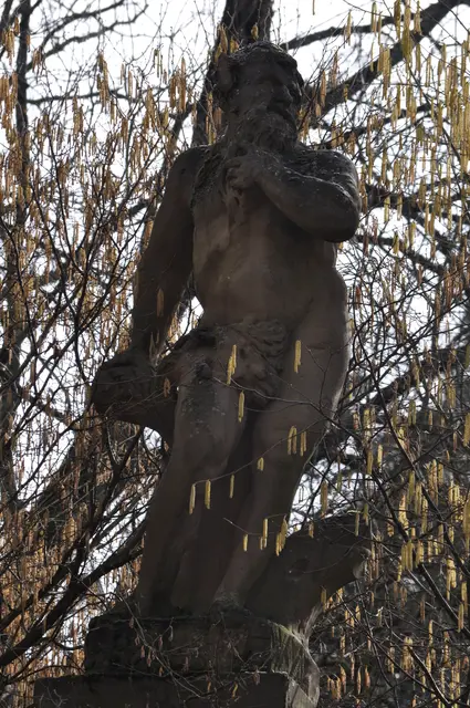 Pfühlpark Heilbronn. Hier gibt es für jeden etwas. Spielflächen, schön angelegte Beete, aber auch Skulpturen. Und im See tummeln sich Wasservögel. | Foto: Daniela Somers