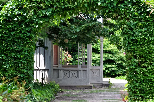 Im Botanischen Obstgarten gibt es viele schöne Ecken. Und hier ist schon manches Hochzeitsbild entstanden. | Foto: Daniela Somers
