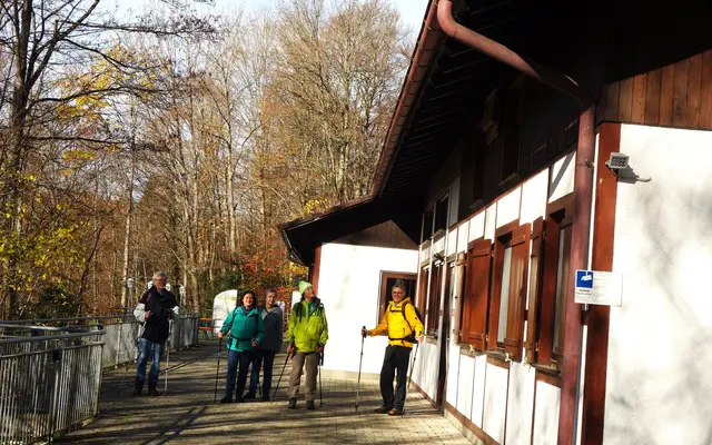 Die auf 775m Höhe liegende Schertelshöhle (sehenswerte Tropfsteinhöhle), war jahreszeitlich bedingt schon geschloßen. | Foto: Isolde Reitz