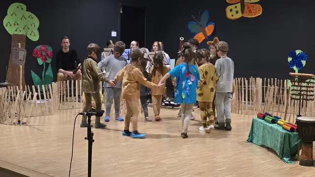 Die Vögel beim lustigen Tanz. | Foto: A.S.