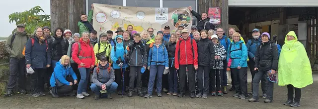 Gruppenfoto nach der Vesperpause im Trockenen. | Foto: privat Sibylle Tröber