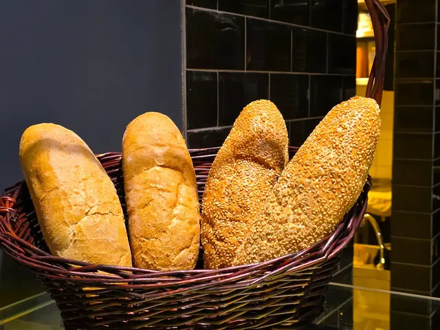 Die Brote kross und fluffig, mit oder ohne Sesam.  | Foto: Heidrun Rosenberger