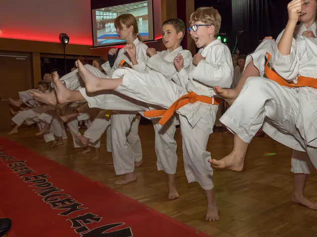 Die Kinder zeigen ihre Grundschultechniken | Foto: Karateverein Eppingen