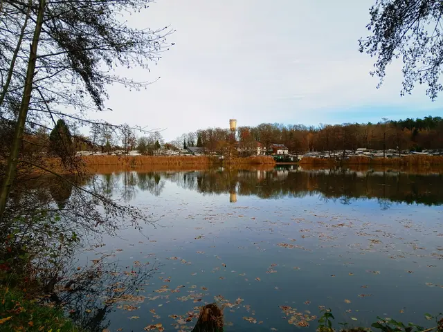 Im Hintergrund der Wasserturm.   | Foto: sigischlottke