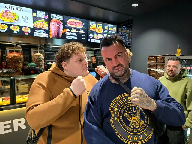 Links Marius - TikTok Star, rechts Cosimo - der Checker vom Necker. | Foto: Heidrun Rosenberger