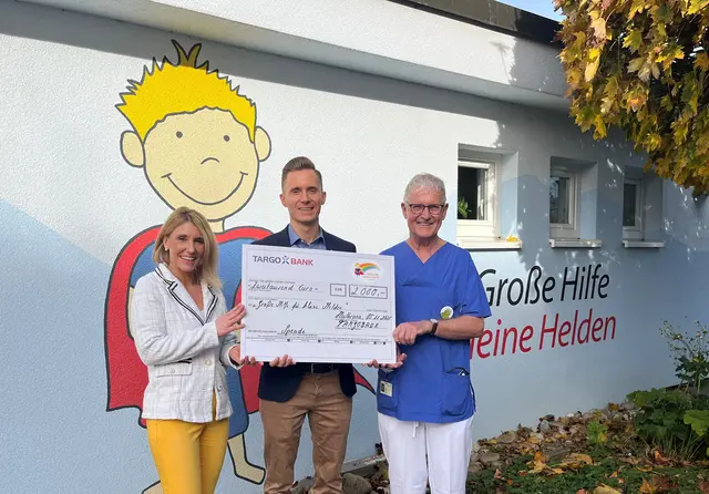 Bild: von links: Miriam Zick, Jonas Banar und Dr. Hermann Full | Foto: Quelle: Stiftung