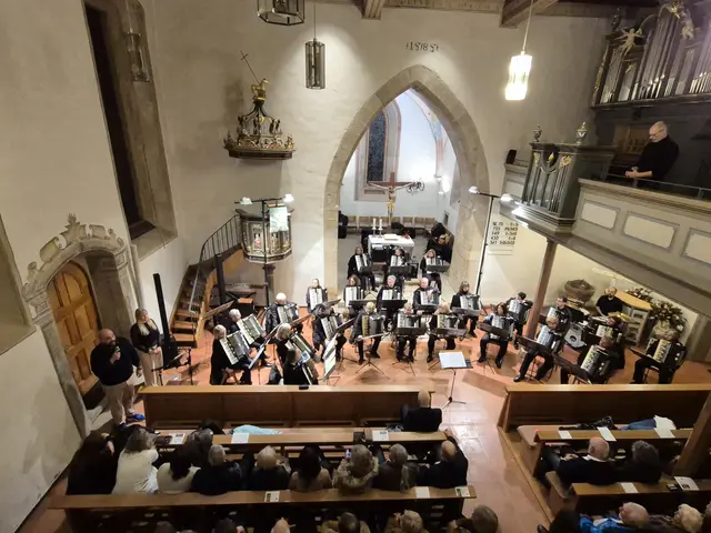 das Gesangsduo Lisa&amp; Ben und das 1. Orchester | Foto: W. Metzger