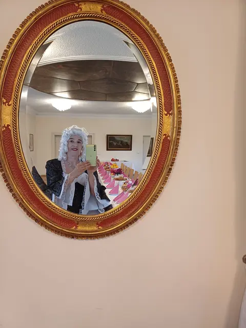 Fürstin Felicitas lädt ein | Foto: Tina Blanck