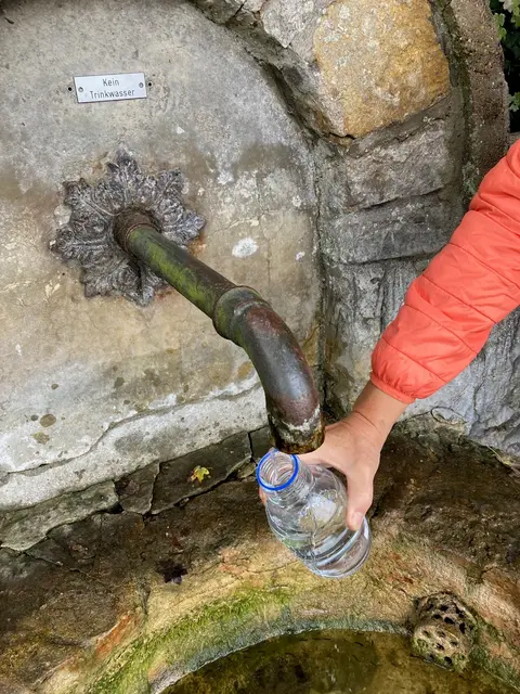 Probennahme für die BUND-Wasseranalysen von einem Brunnen auf der Anhöhe in Bad Wimpfen | Foto: BUND HN-Franken