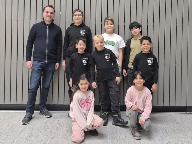 Die Neckarsulmer Schachjugend mit Jugendleiter Yannik Weber beim Nikolaus-Jugend-Open.  | Foto: Schachclub