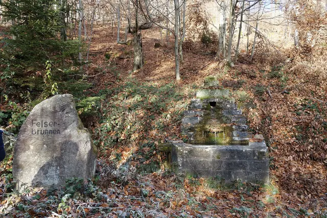 Am Felsenbrunnen. | Foto: Isolde Reitz
