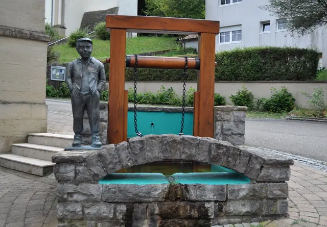 Obergimperner Brüggehossler. Früher trafen sich die Jugendlichen auf den Brücken die über den Krebsbach führten. Dort saßen (hosselten) sie auf den Brückengeländern und unterhielten sich. | Foto: Daniela Somers