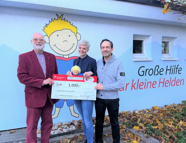 Bild: von links: Hans Hambücher, Elisabeth und Achim Zinggrebe | Foto: Quelle: Stiftung