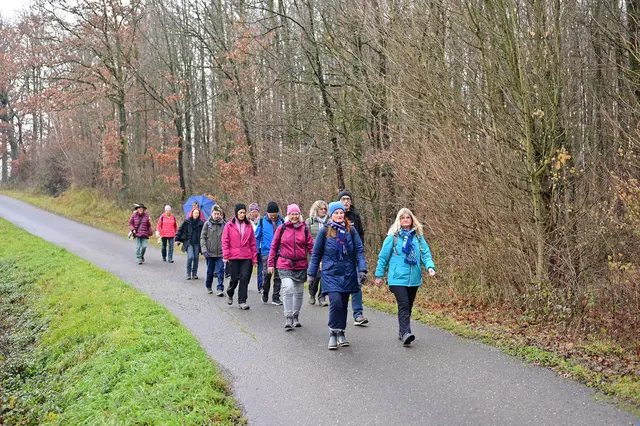 Nach der Steigung geht es erstmal flach weiter. | Foto: Michael Harmsen
